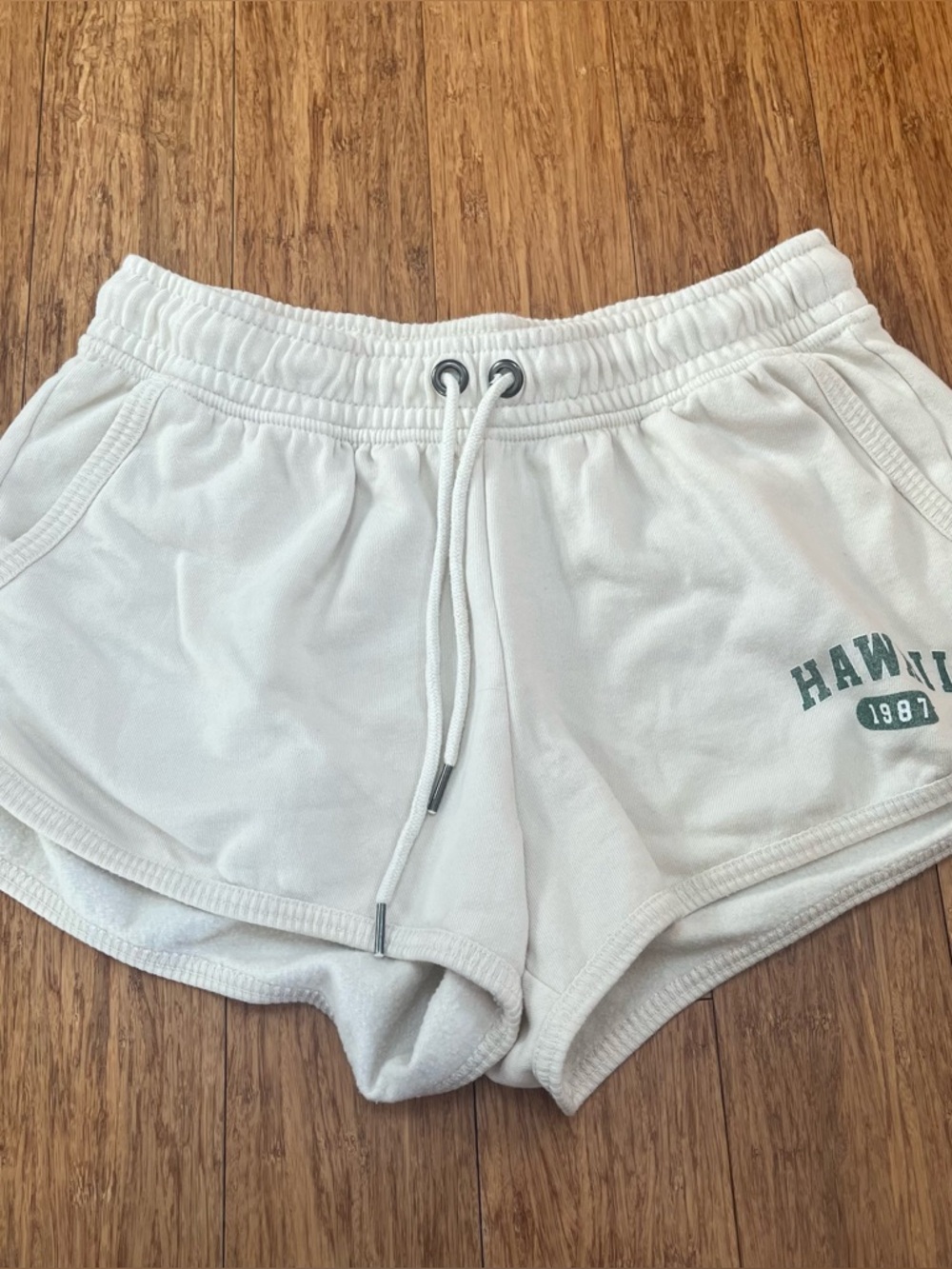 Aeropostale Cream Athletic Drawstring Shorts with Green Hawaii Graphic